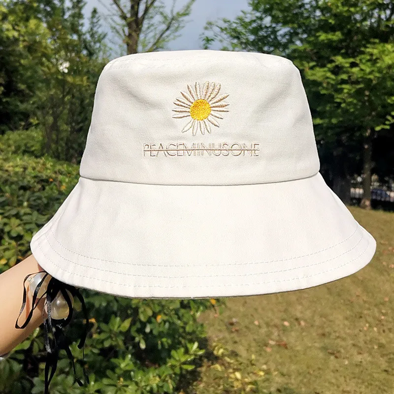 

KPOP G Dragon Embroidery Daisy Peaceminusone Flat Hat Fisherman Hat Bucket Hat for Men Women Outdoor Casual Accessories
