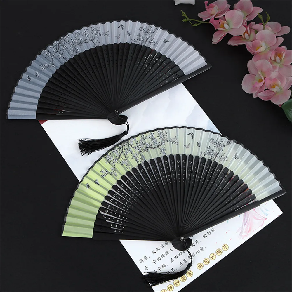 

Chinese Style Hand Fan Folding Fan Wooden Shank Classical Dance Tasel Wedding Birthday Party Favor Hand Fan Decor Gift For Guest