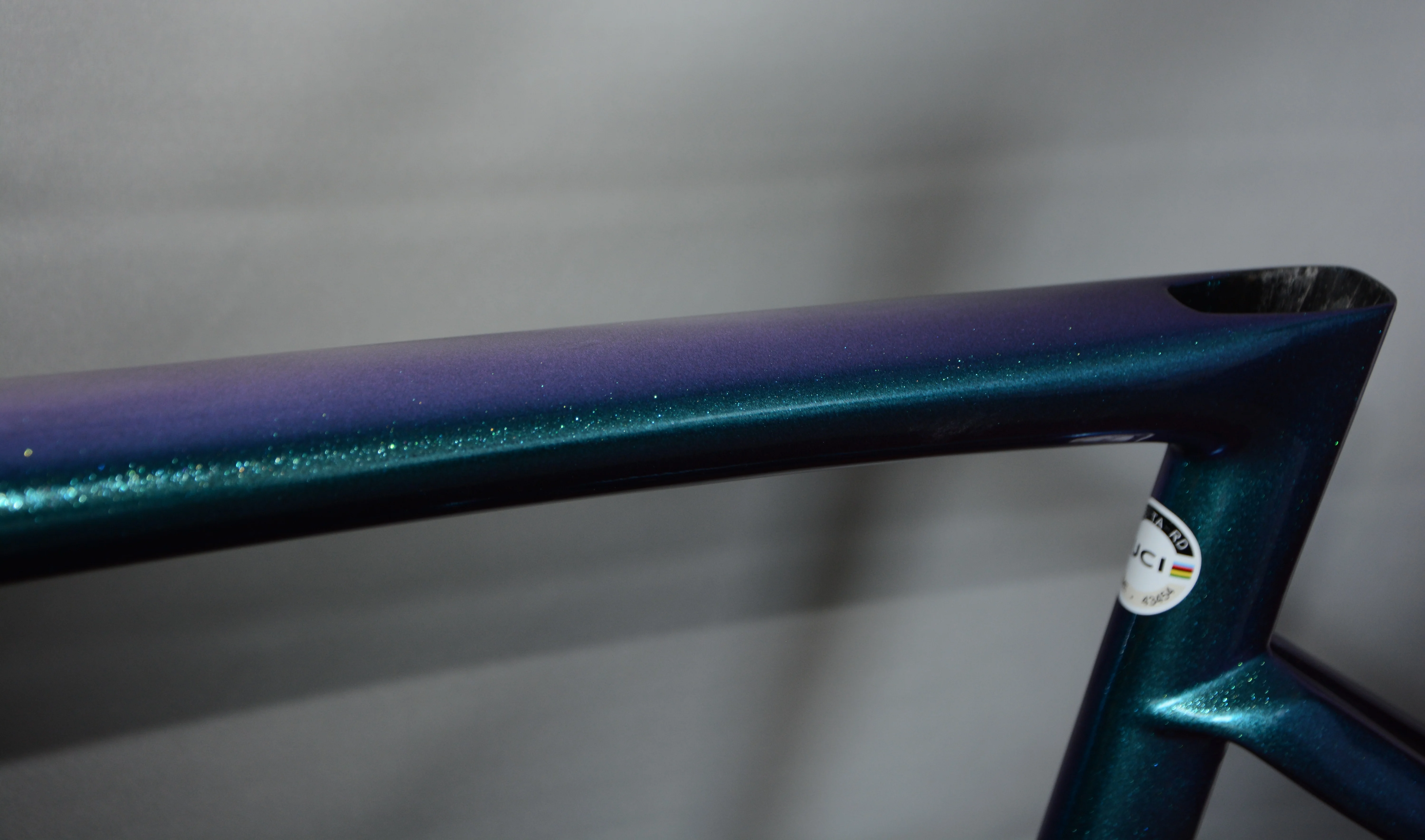 

2022 New road bike SL7 carbon frame all internal wiring BSA threaded bottom 700C road bicycle carbon frame thru-axle 12x142mm