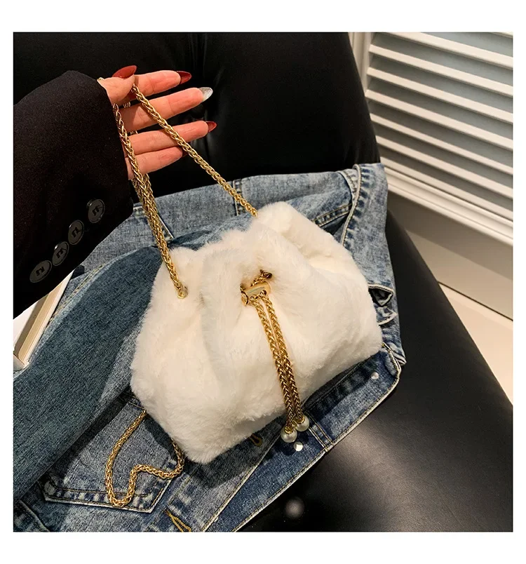 Рисунок 5 - Осенне-зимние ретро сумки-ведра