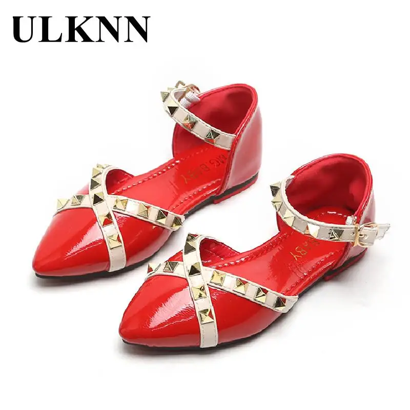 

Детские сандалии 2022, летние сандалии на плоской подошве для девочек, новые сандалии для девочек, детская обувь на плоской подошве с заклепками, модная обувь принцессы, Wild Baotou