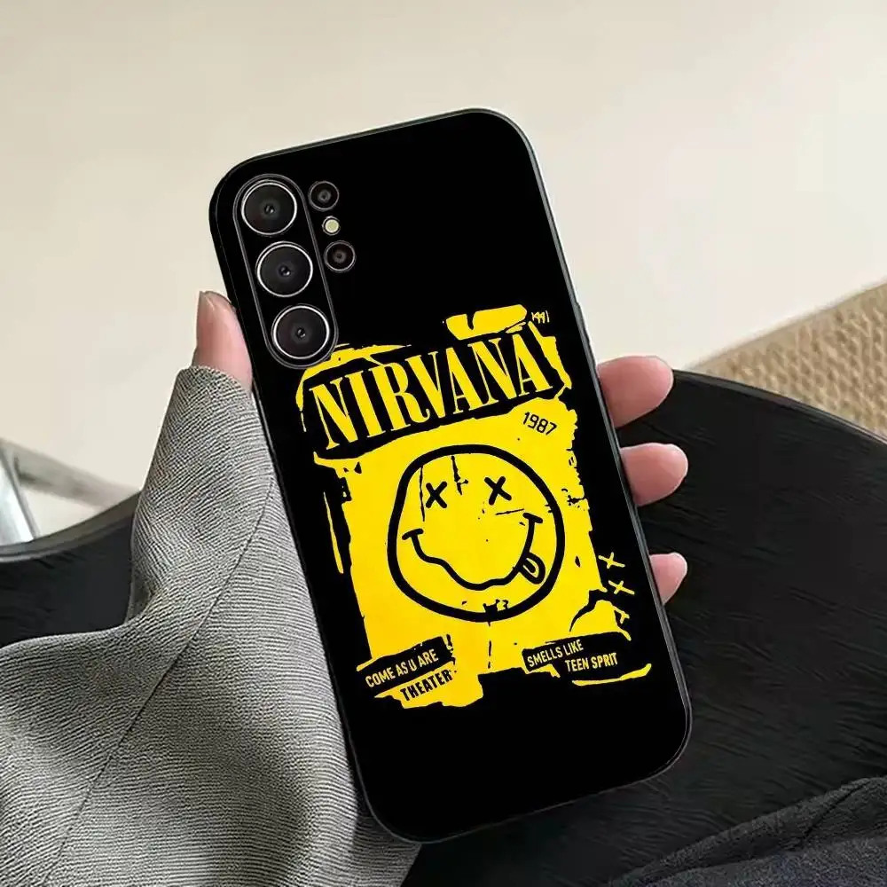 Фото Силиконовый чехол N-Nirvana Rock Band Lamentably Soft для Samsung S26, S24, S21, S22, S23, S30, Ultra, Plus, FE, Lite - черный №4