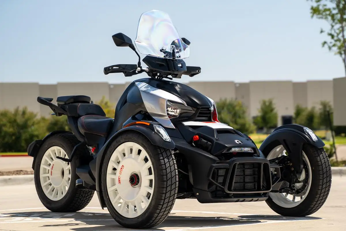 

Ограниченные хромированные колеса 2022 Can-Am Spyder F3