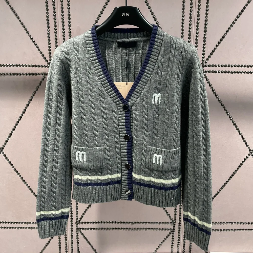 

Women's Autumn Clothing Mm23 Autumn Inter New Fashion Embroidery Letter Simple Casual Versatile Knitted Women Sweater Wholesale