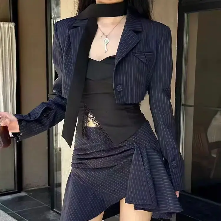 Комплект из трех предметов в стиле ретро полосатый блейзер с длинными рукавами