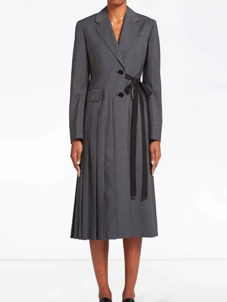

2021 Spring New Women Coat Fashion Special Bow Lace UP Gray Suit Coats Brands Quality Pleated Women X-long Suit