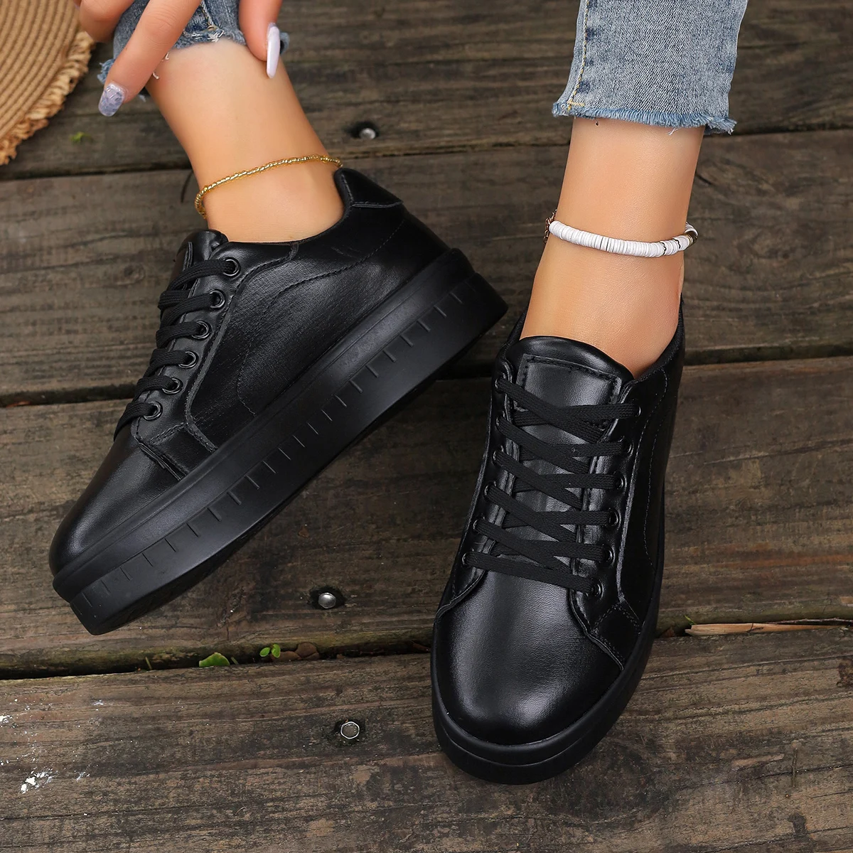 Женские кожаные туфли на платформе модные однотонные кроссовки массивном