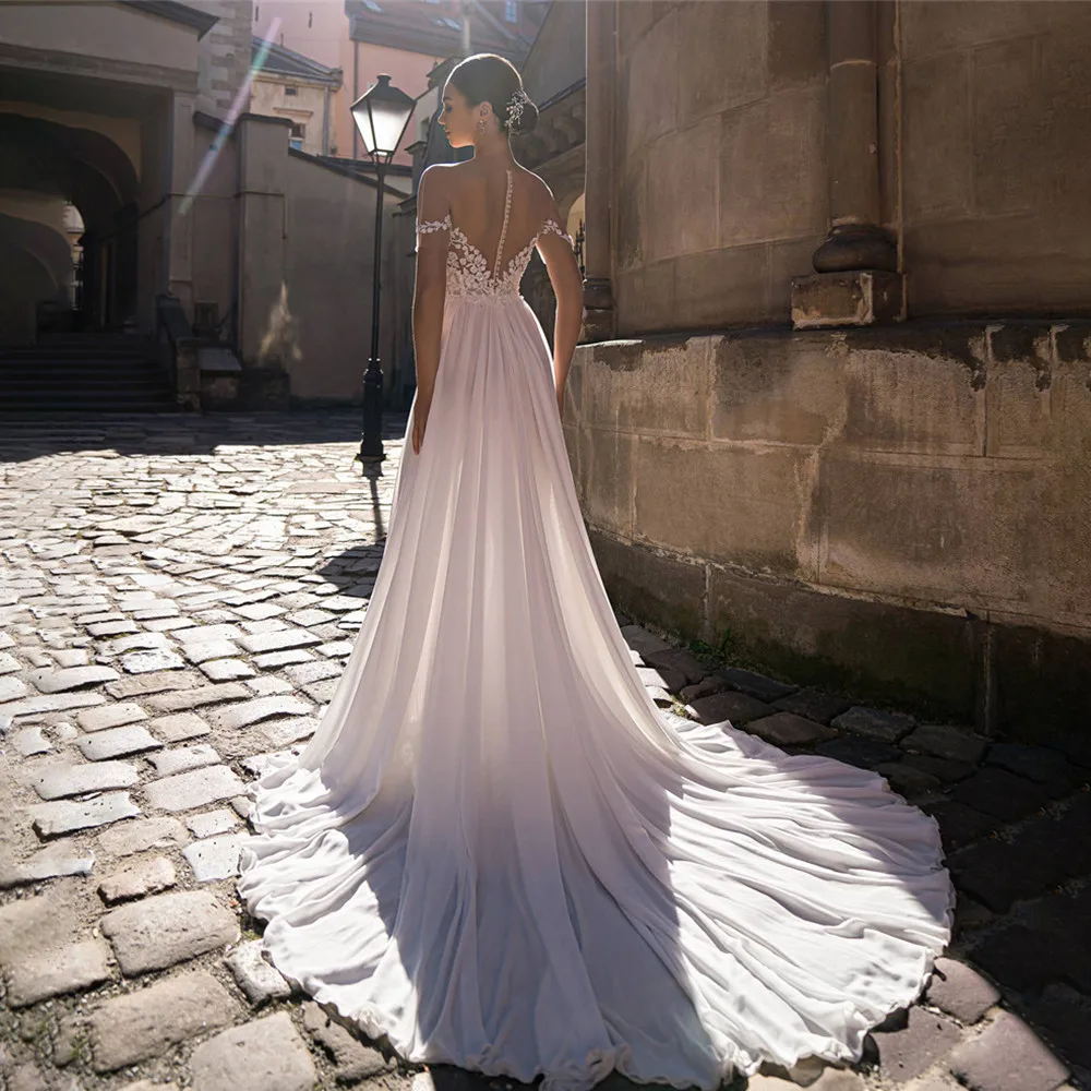 Рисунок 2 - Женское свадебное платье с открытыми плечами