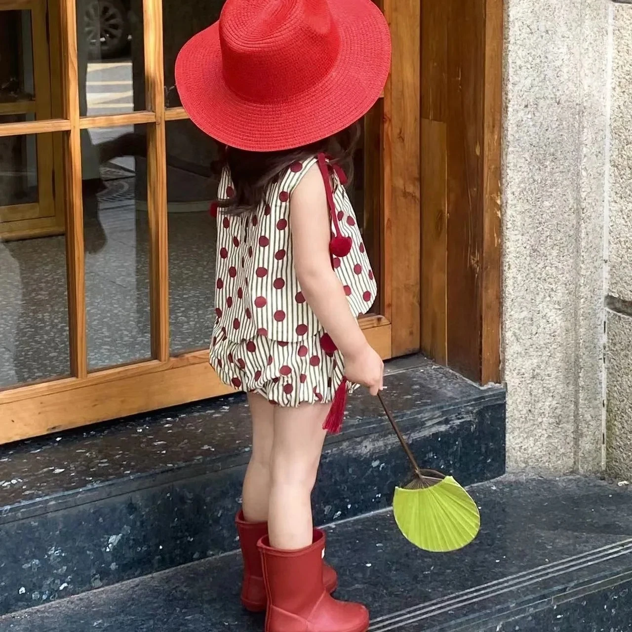 Летний комплект одежды для маленьких девочек футболка с цветочным принтом и