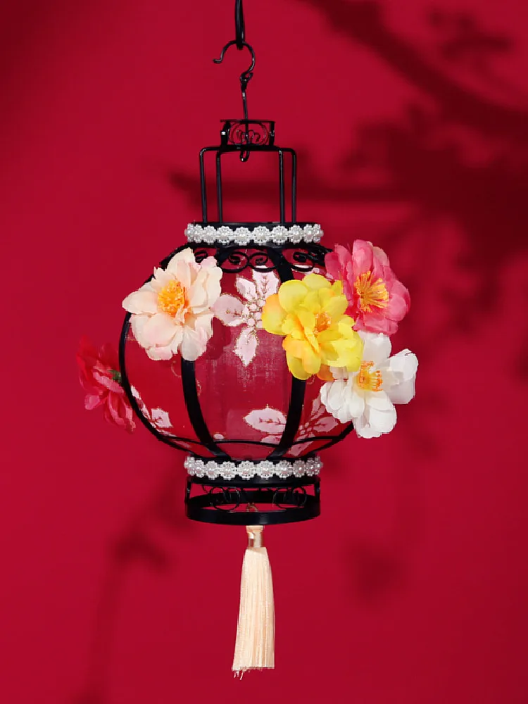 Портативный фонарь из металла и пластика в ретро стиле круглый ручной работы