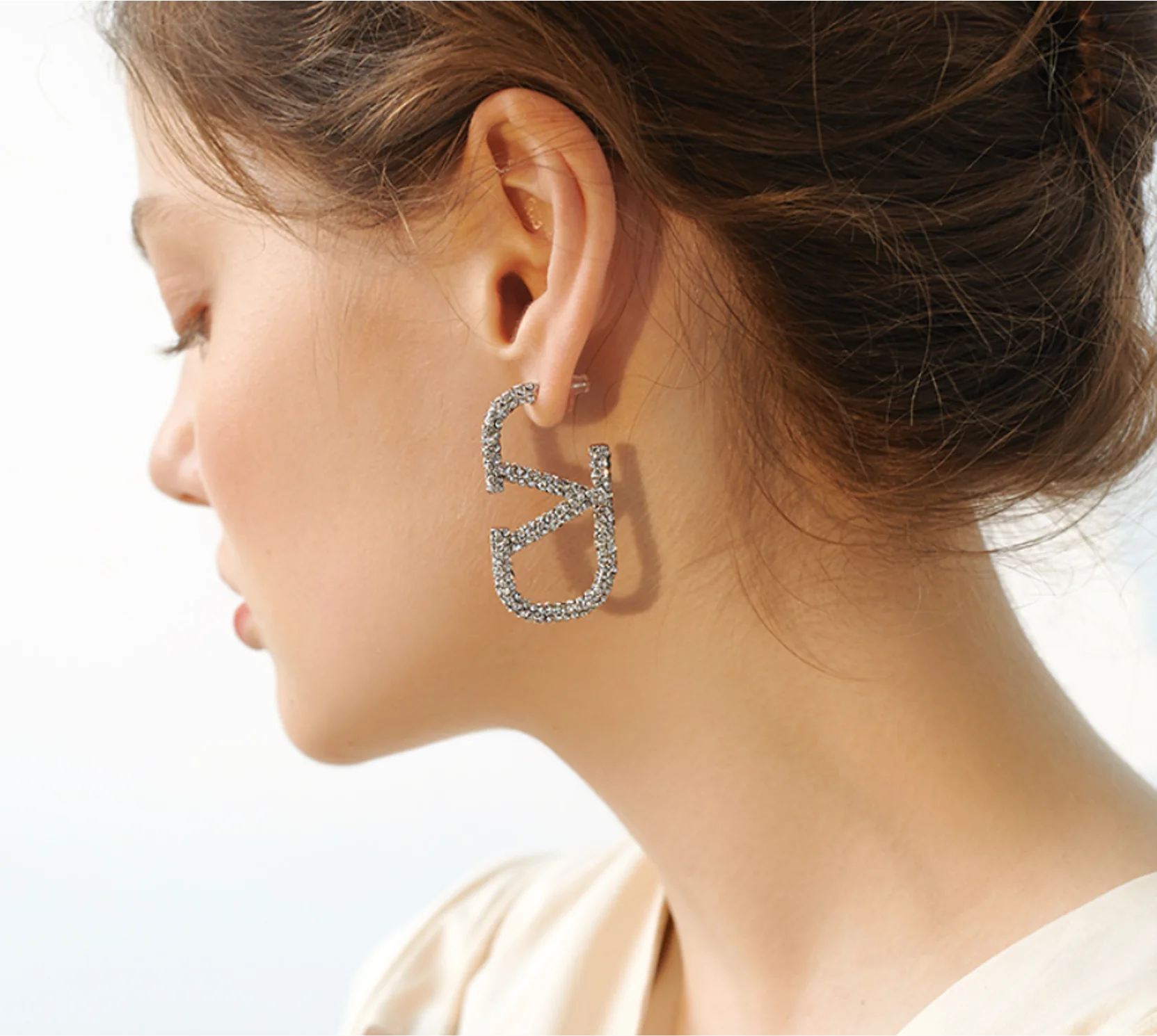 

2022 new 925 silver needle letter V simple artificial Rhinestone Earrings for women Fashion Jewelry (5pcs of free shipping)