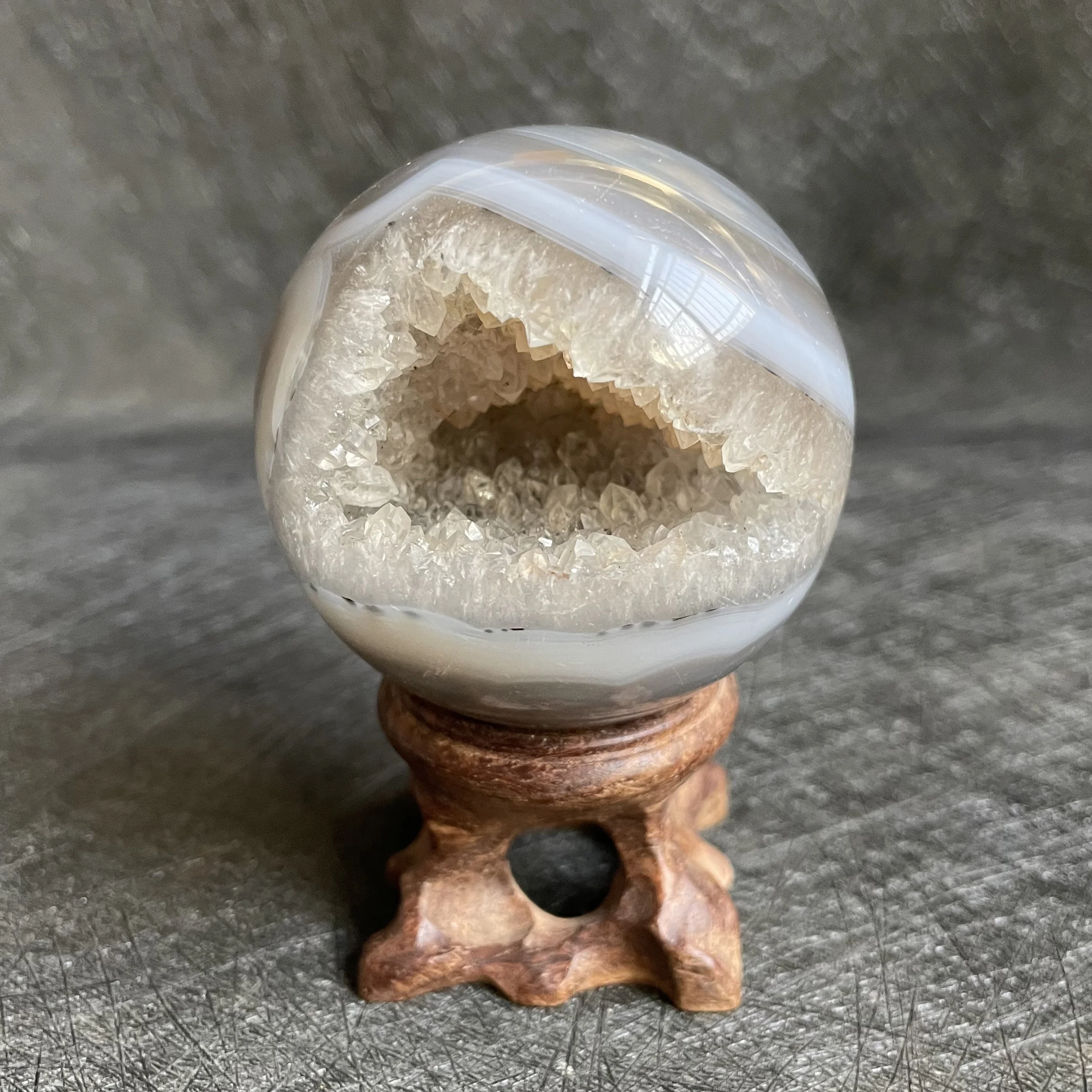 

153g Natural Carnelian Crystal Ball Agate Geode Sphere Rock Decoration Rough Polished Quartz Stone Healing