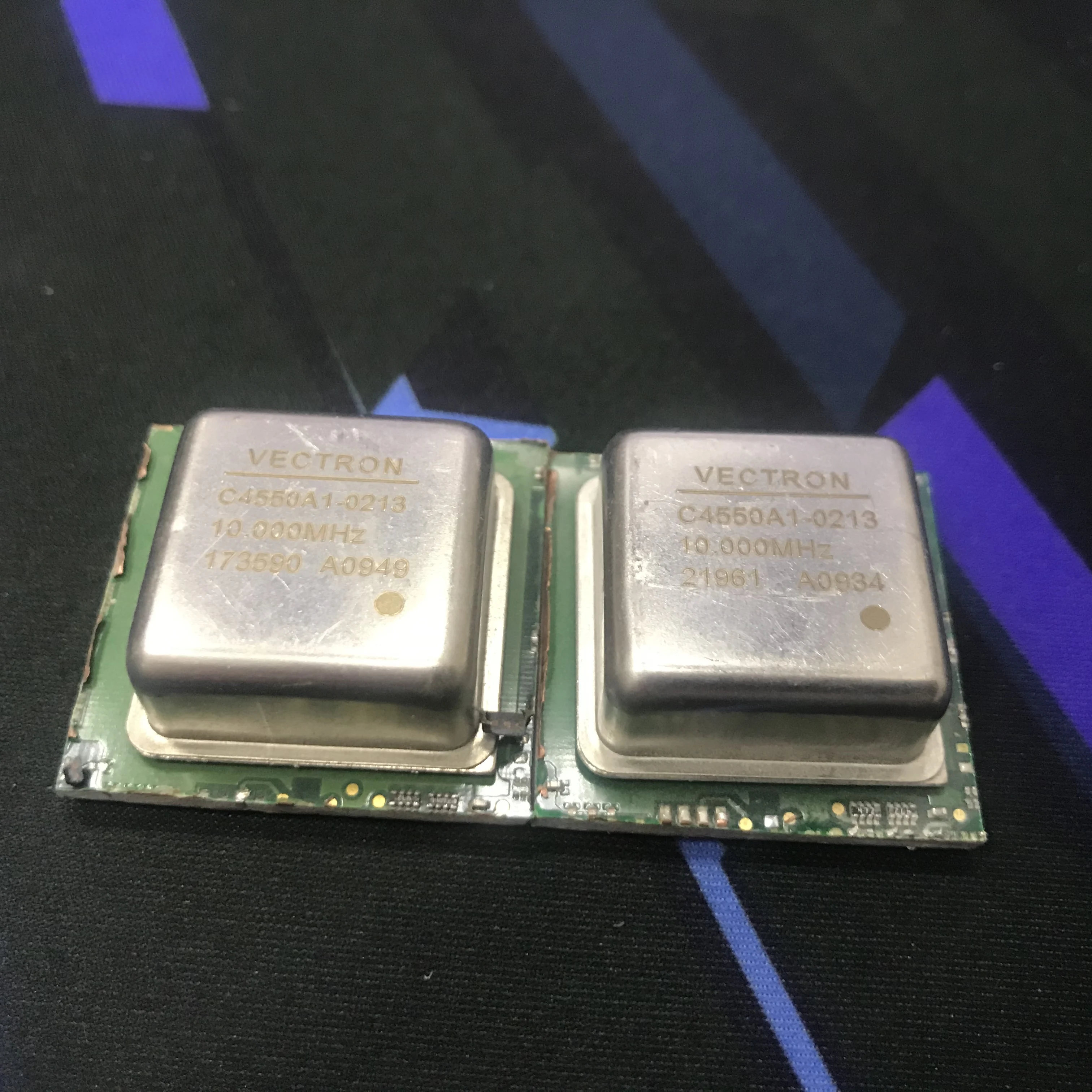2pc VECTRON C4550A1-0213 10MHZ OCXO 5V ocxo