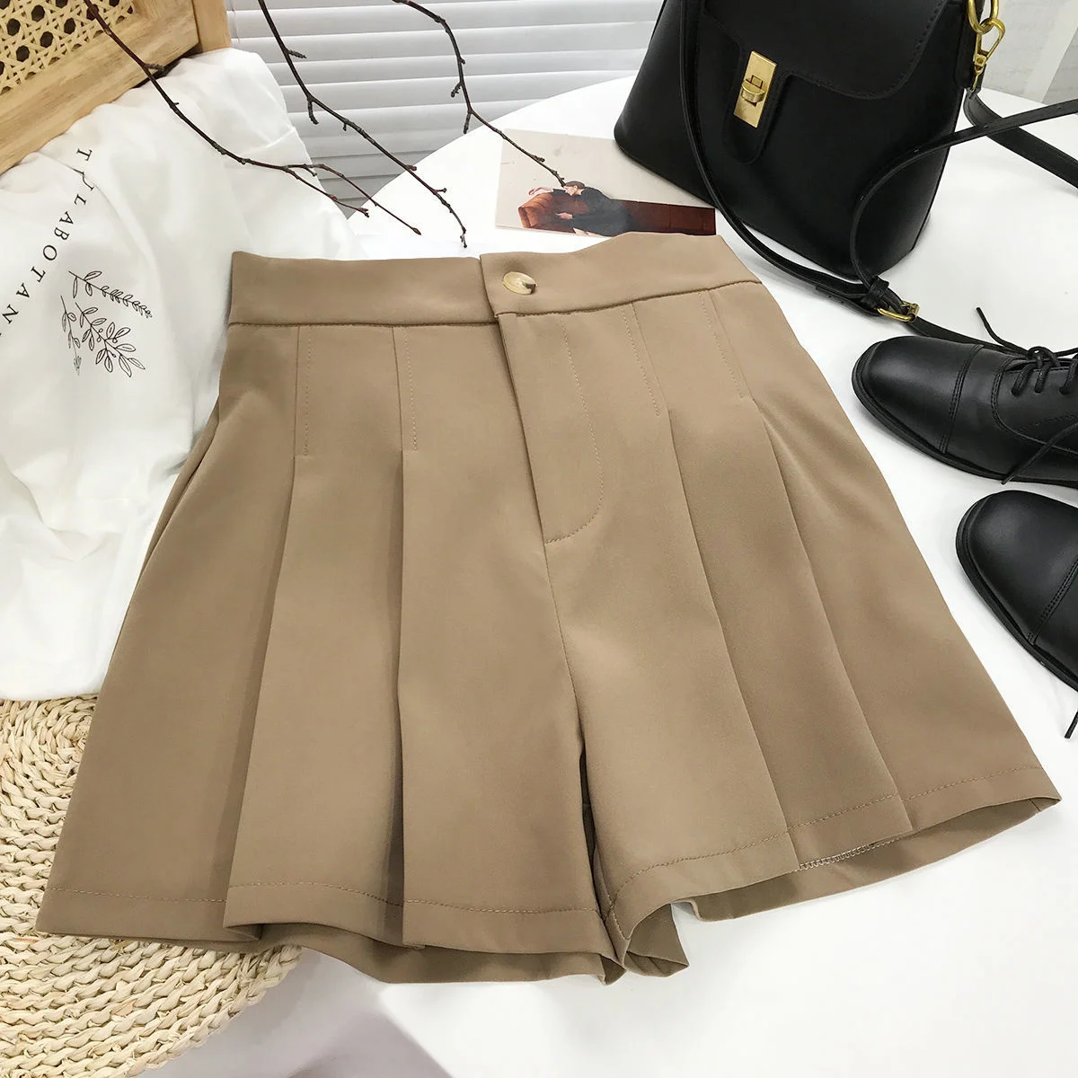Suit shorts Women's summer high waist elastic waist wide leg pants appear thin loose simple wear pleated casual A-line