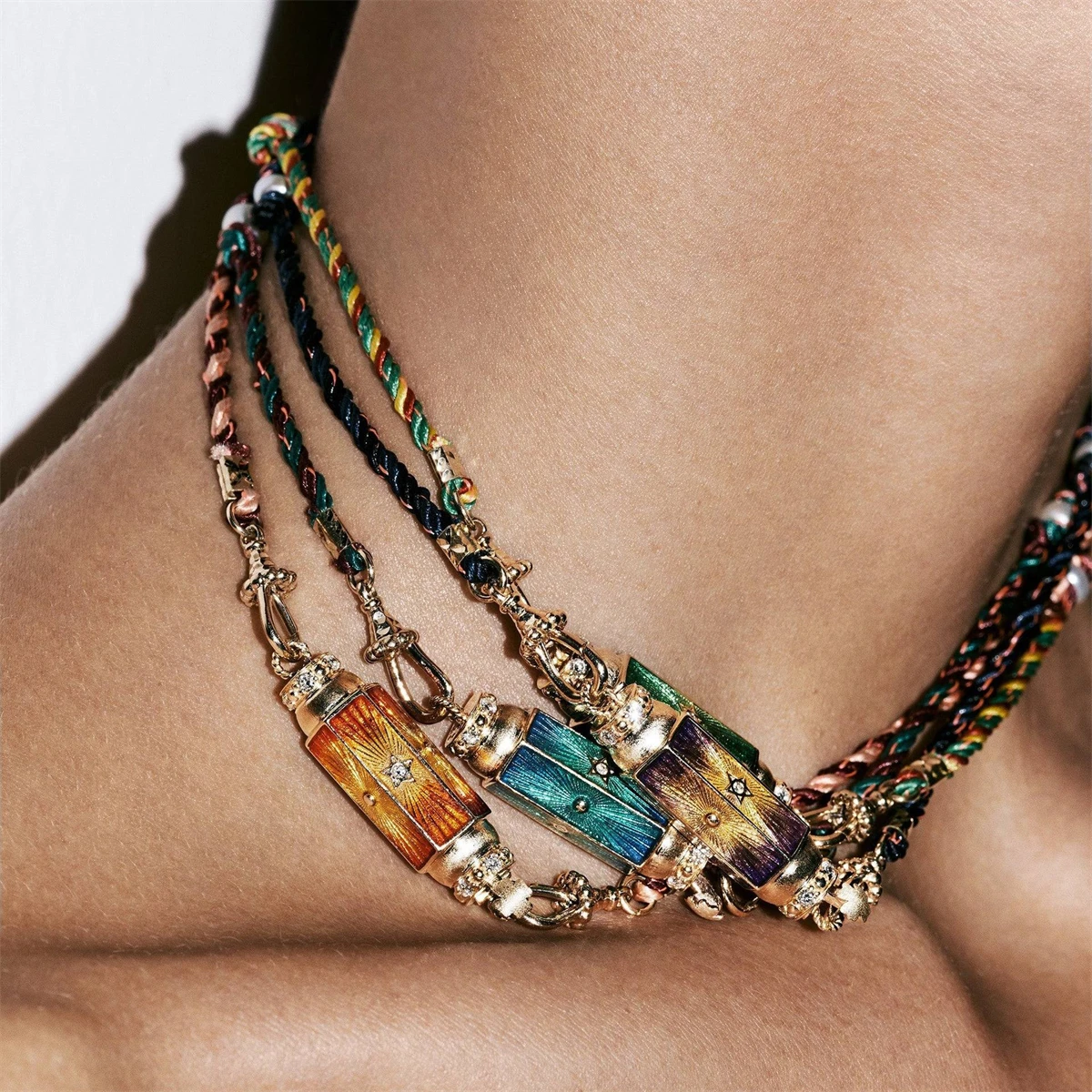 Золотое ожерелье с кулоном &quotзвездный глаз&quot