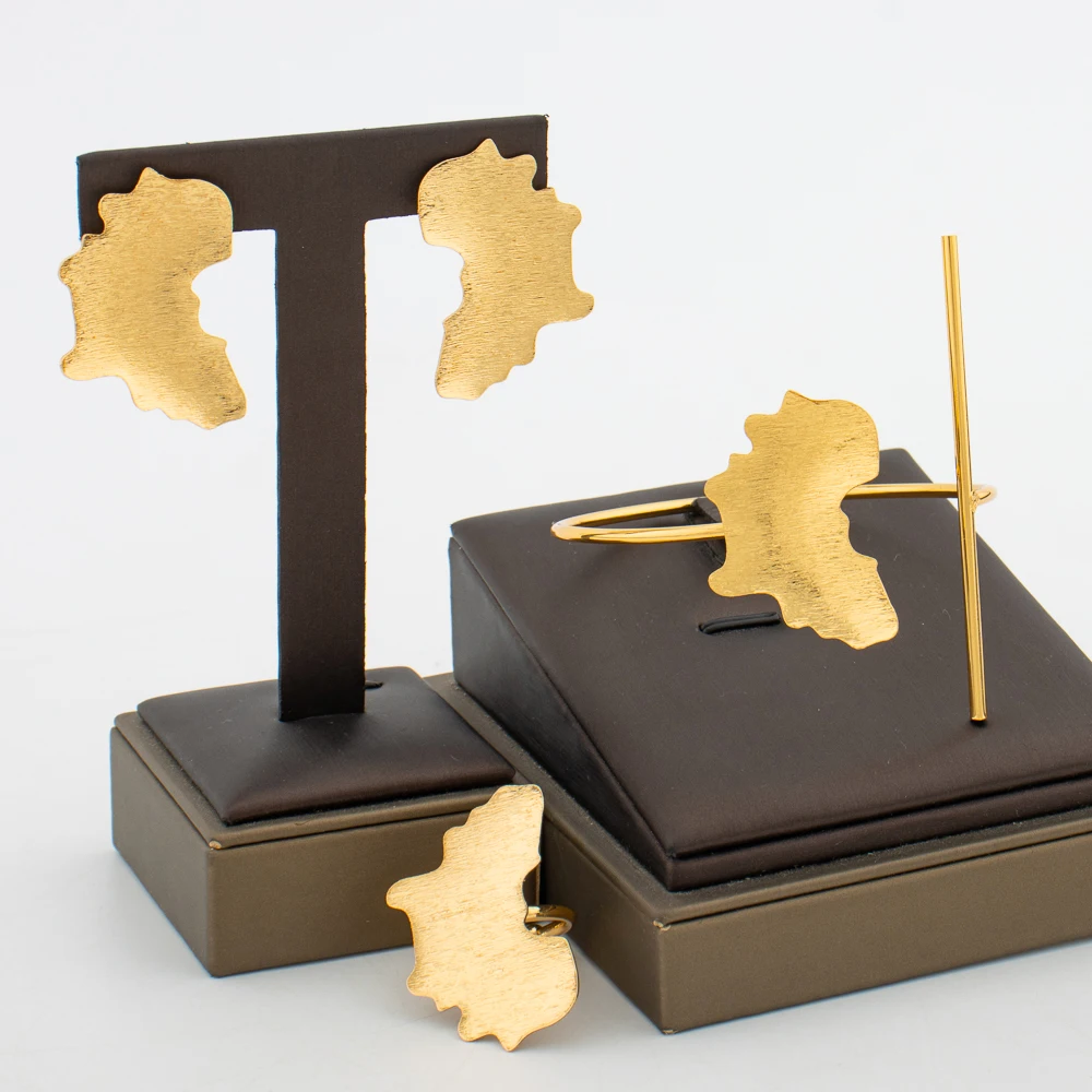 Серьги-клипсы и кольцо в африканском стиле