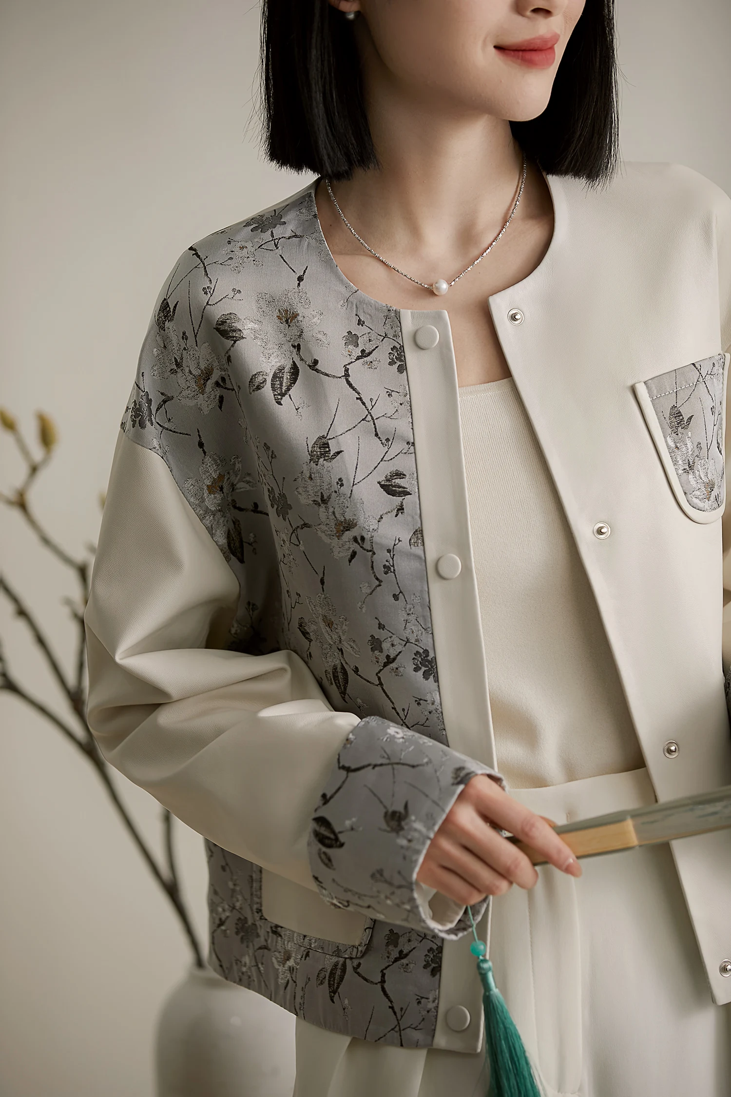 Лоскутное пальто BirdTree из шёлка тутового шелкопряда и овечьей кожи