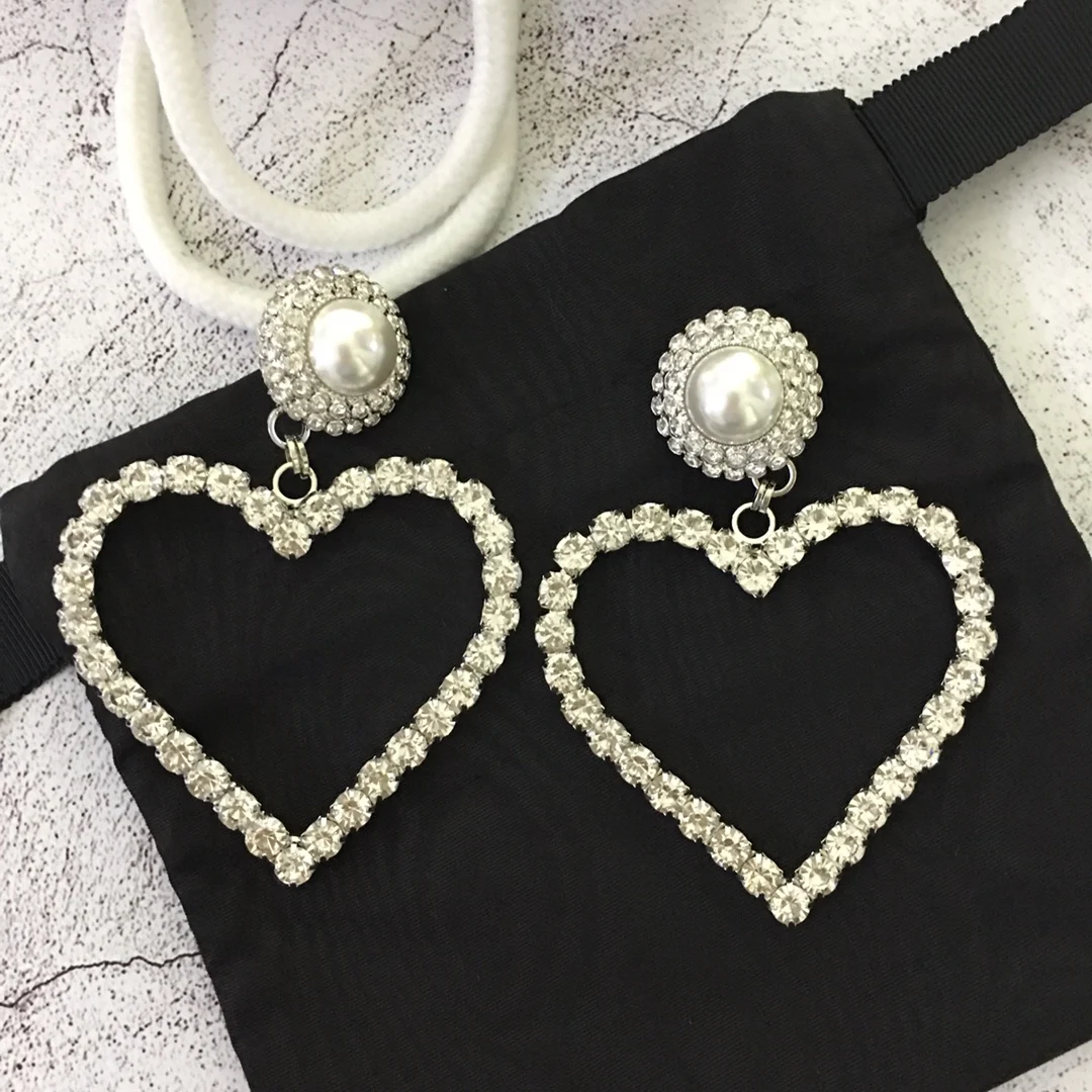 

Европейские и американские популярные клипсы в форме сердца