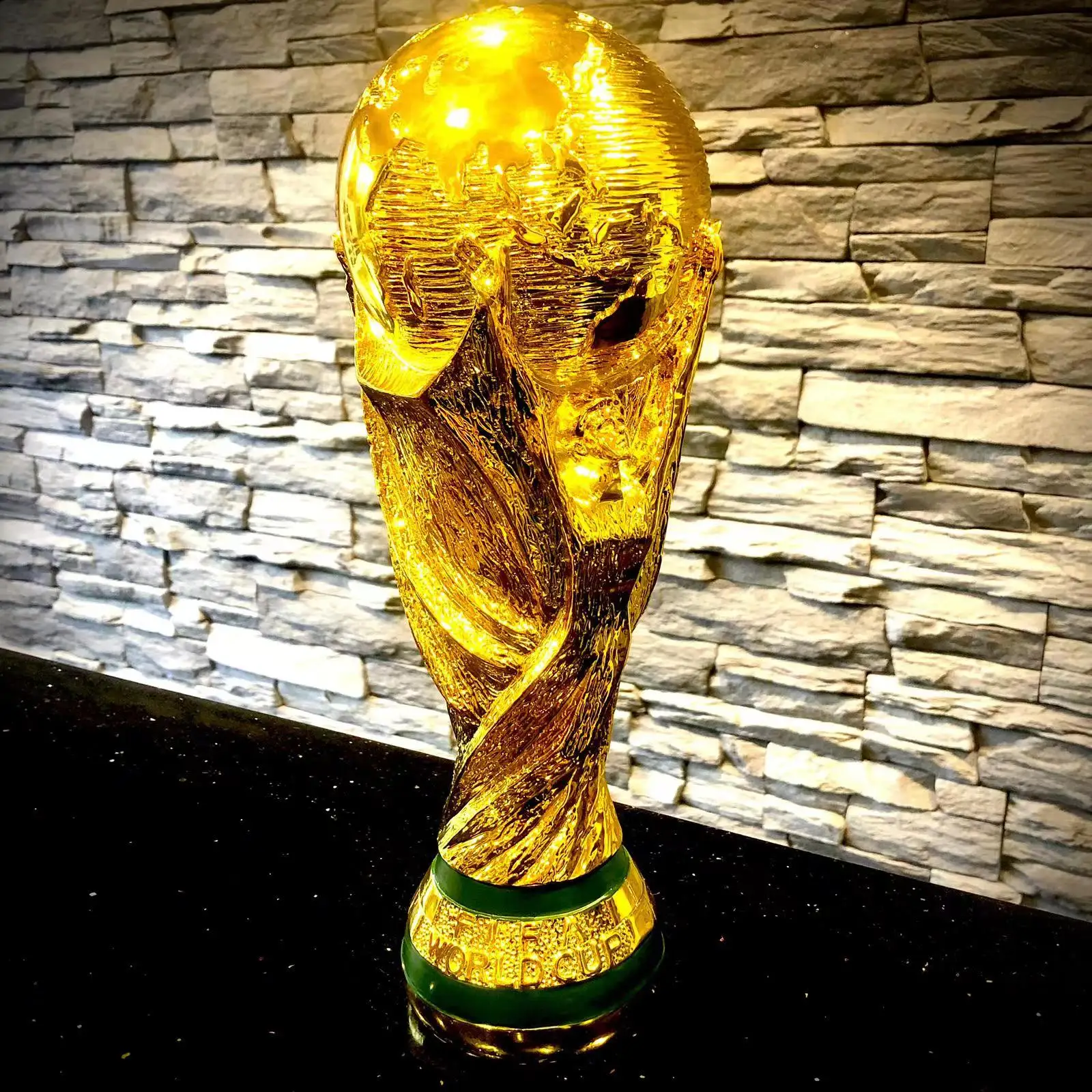 

Трофей 2022 Wold Cup, имитация золота, искусственная фотография, фотосессия, Катар 2022