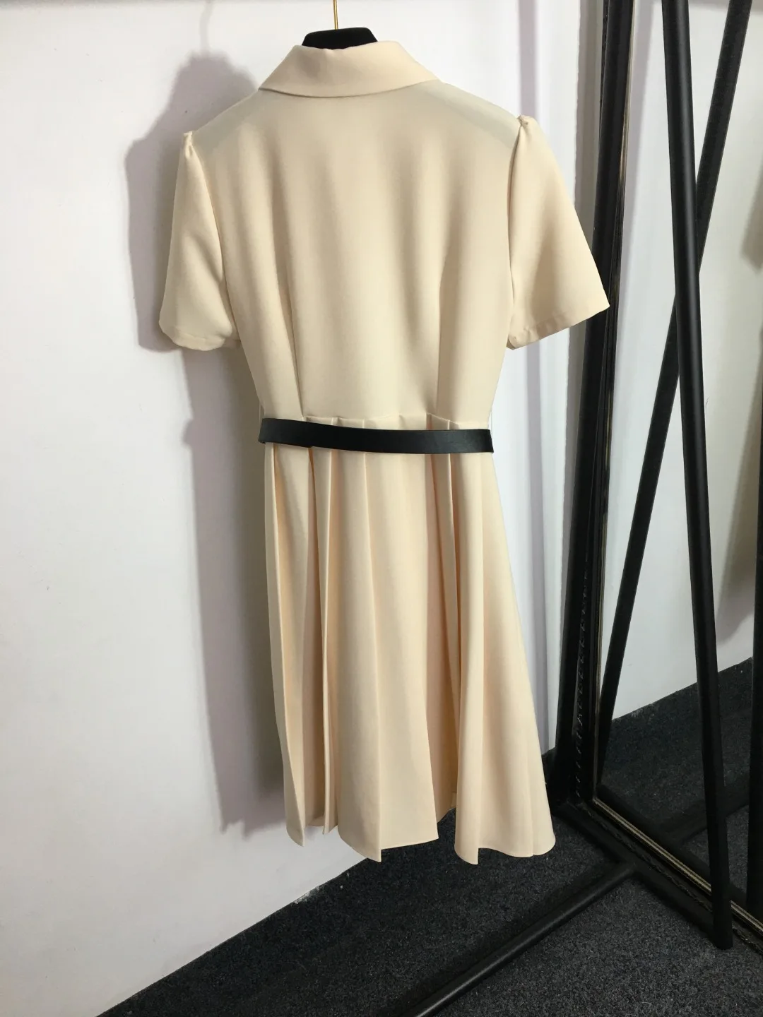 

Y2K 2023 New Women's Spring/Summer Fashion Pleated Dress Embroidered Letter Half Open Collar Short Sleeve Dress