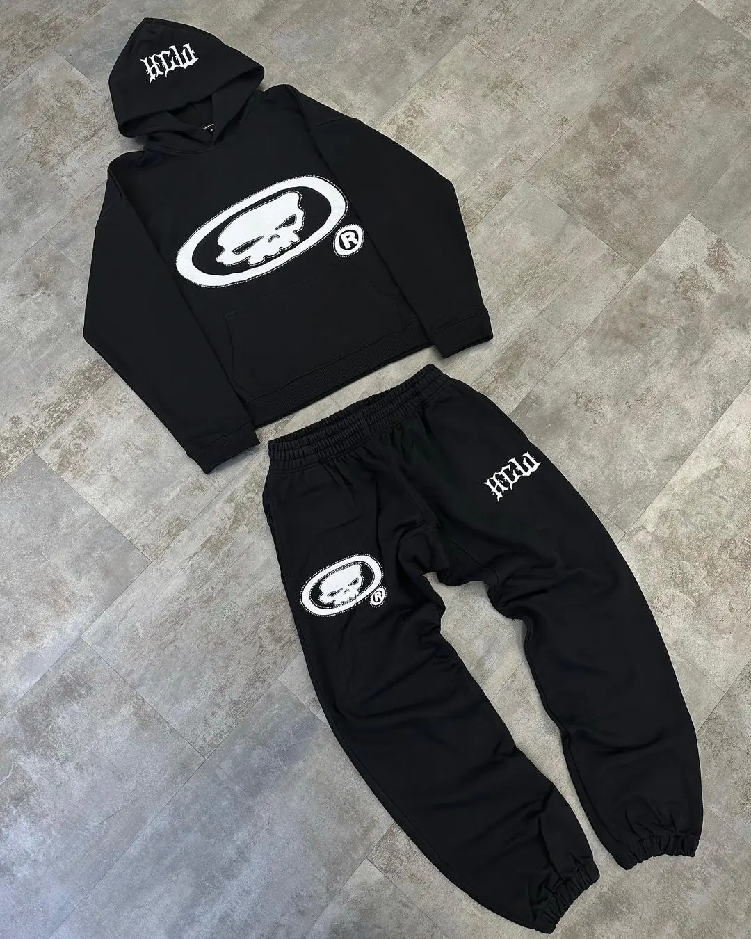 

New Korean Style Y2k Skull Print Pants Man Sweatpant Wide Leg Cross Print Sweat Pullover Trousers Casual Loose Cargo Pants Woman