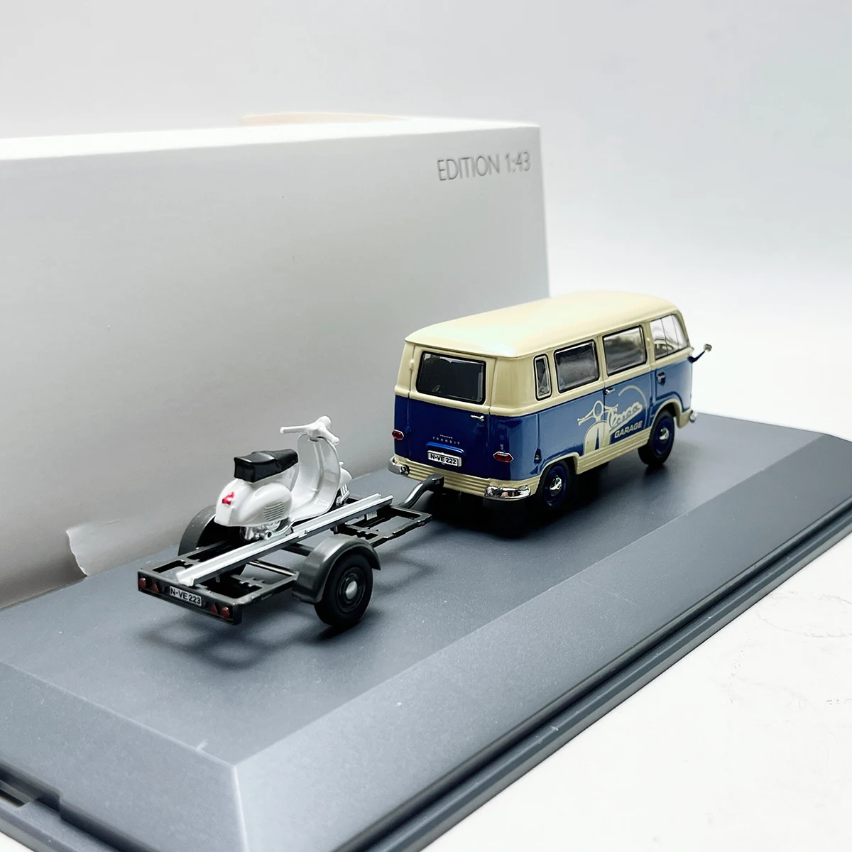 Фото Модель автобуса Ford FK 1000 1953 года Schuco, масштаб 1:43, литой сплав, классика, ностальгия, подарки для взрослых, сувенир, статическая модель для демонстрации №4