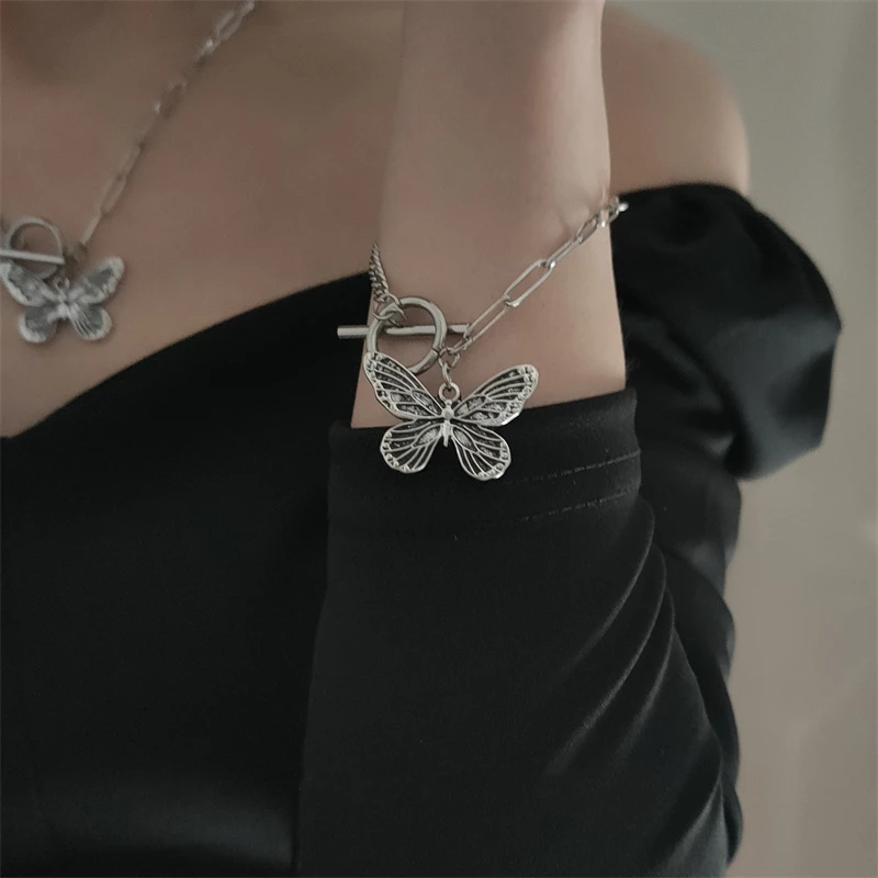 

Retro Butterfly Bracelet For Women Hip Hop Fashion Antique Bangles Cute Jewelry Gift To Girlfriend Designer Sweet Pulseras Mujer