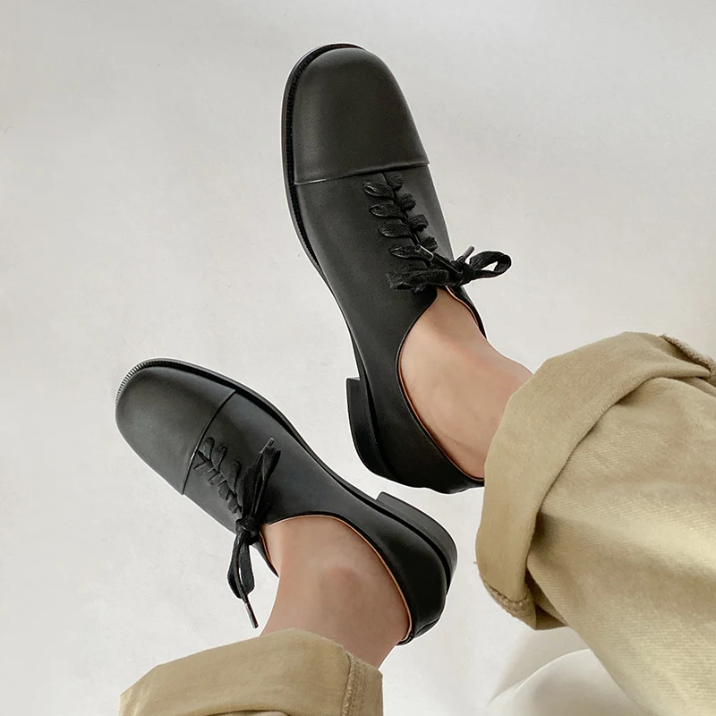 Туфли-лодочки женские на низком каблуке с закругленным носком весна-осень