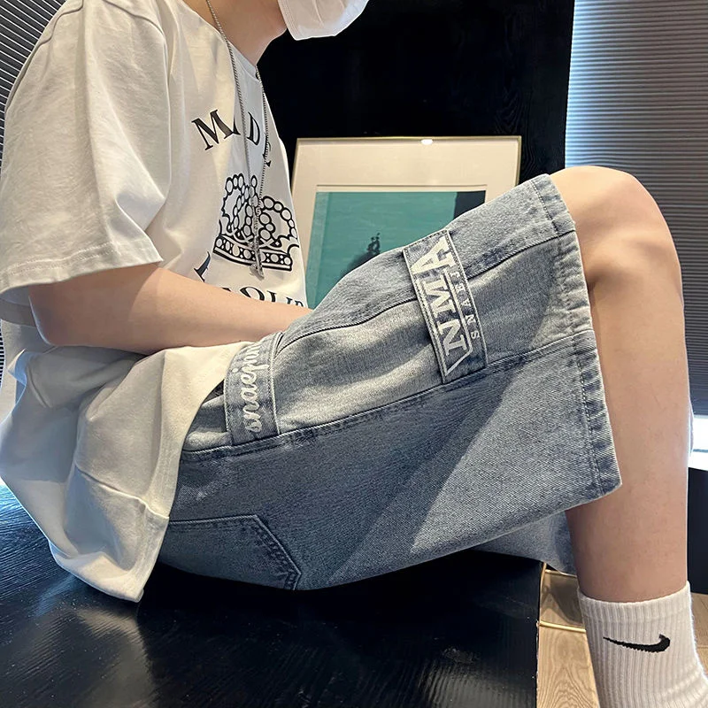 Рисунок 4 - Джинсовые шорты мужские с надписью