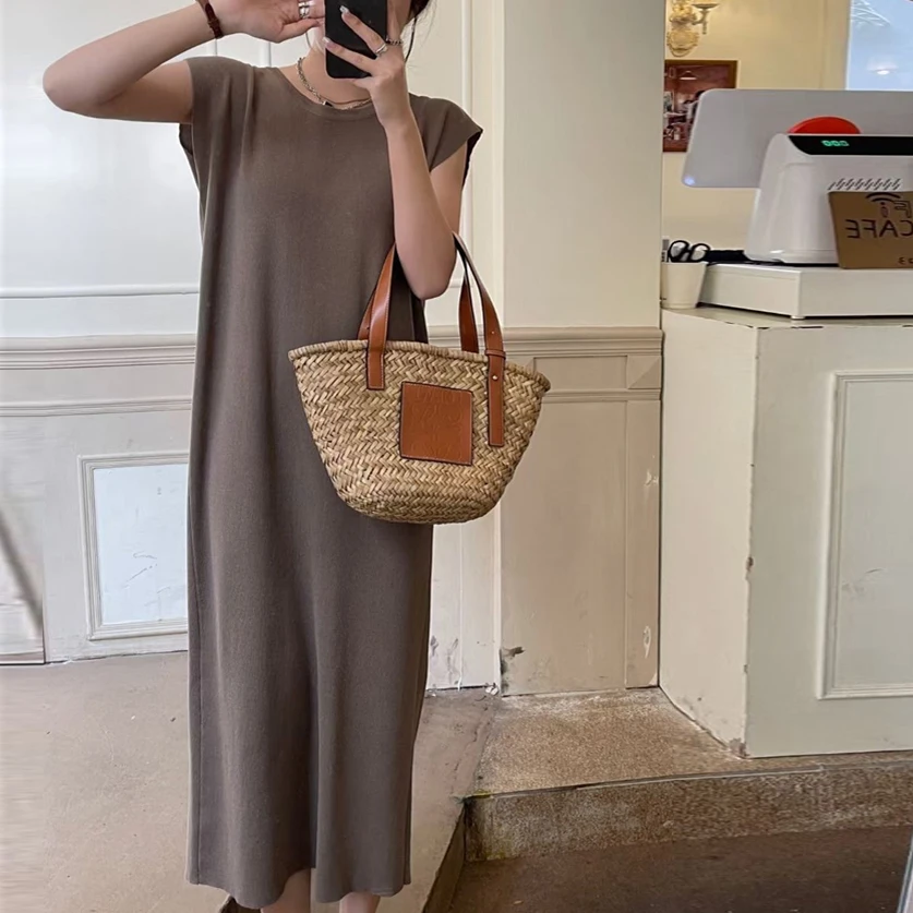 

Женское трикотажное платье-свитер без рукавов, с круглым вырезом