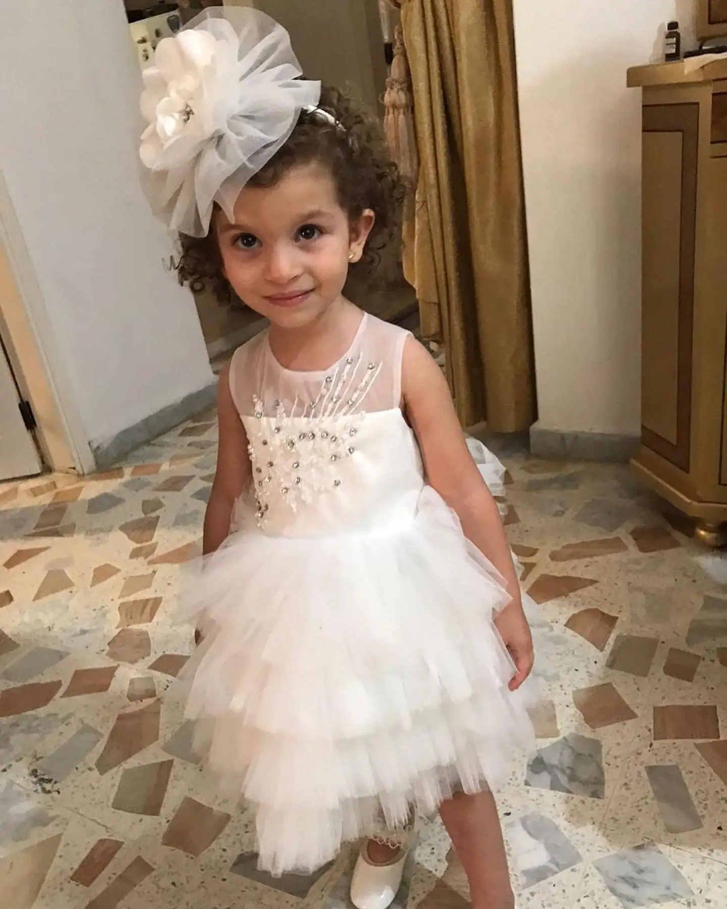 

White Tulle Flower Girl Dresses for Wedding Tiered Ruffles Birthday Party Gowns Glitter Beads Children Little Girl Dresses
