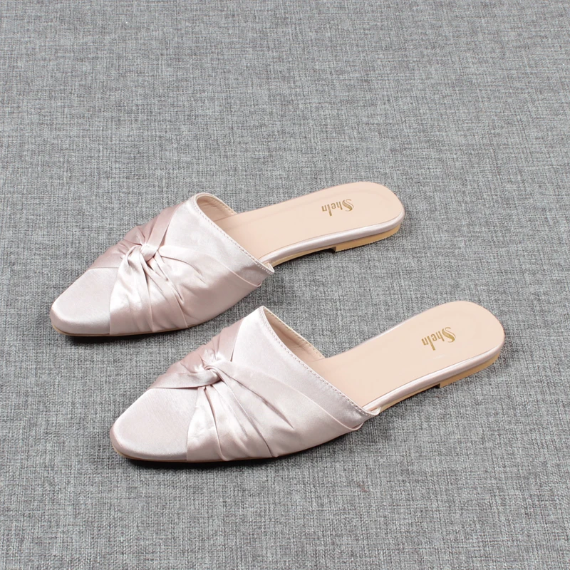 

Шлепанцы женские с закрытым носком, мягкая Осенняя обувь из искусственного шелка, римские сандалии, Повседневные базовые пикантные тапочки...