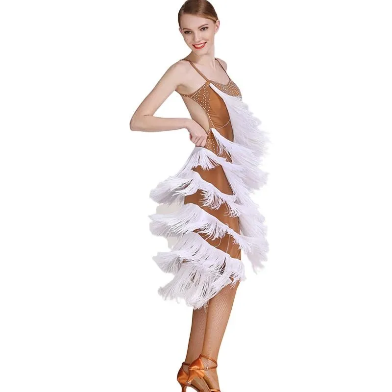 

Женское платье с кисточками для латиноамериканских конкурсов