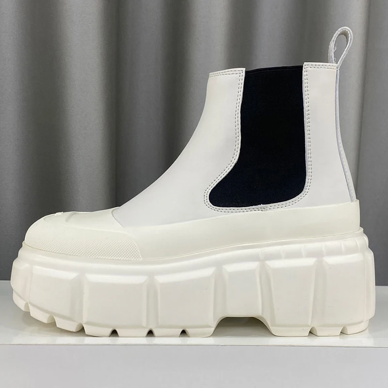 

Женские короткие ботинки из натуральной кожи, на толстой подошве, с круглым носком