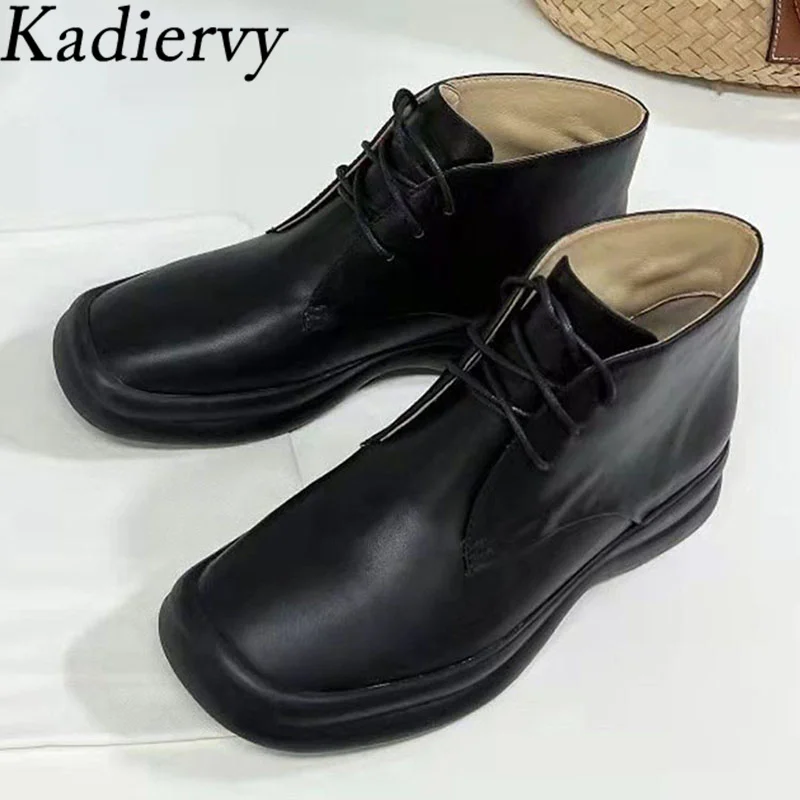 

Ботинки женские короткие из натуральной кожи на шнуровке с круглым носком