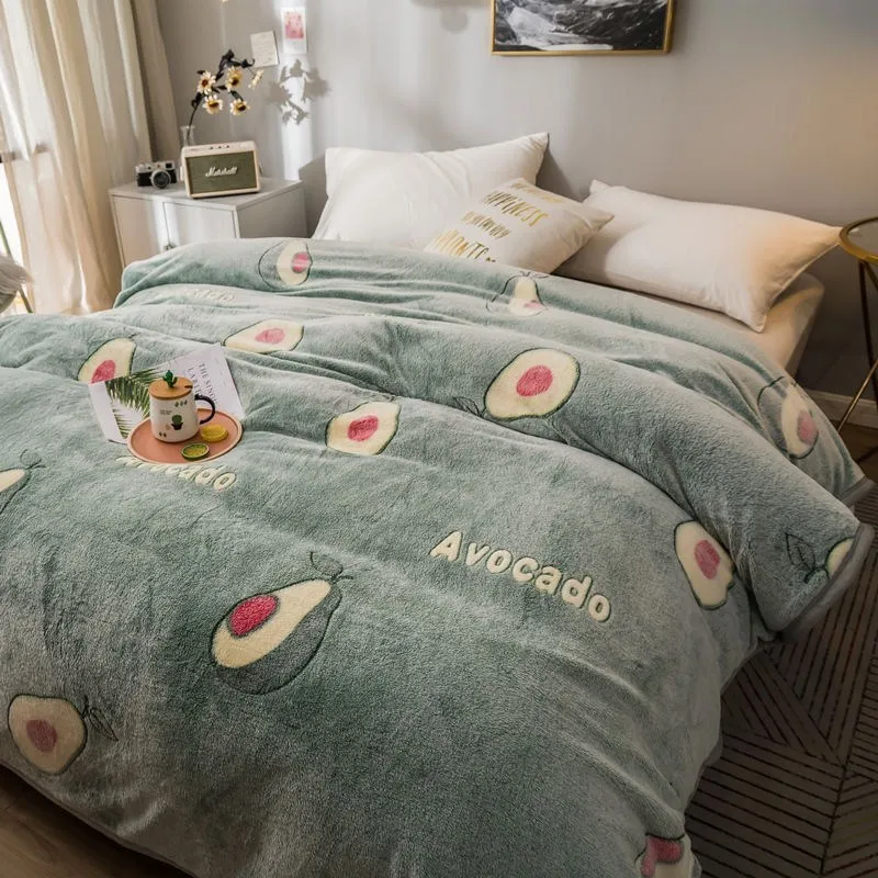 

Flannel Blanket Soft Warm Coral Fleece Blanket Siesta Leisure Coverings Sofa/Bed/ Travel Blankets Avocado Strawberry Bedding
