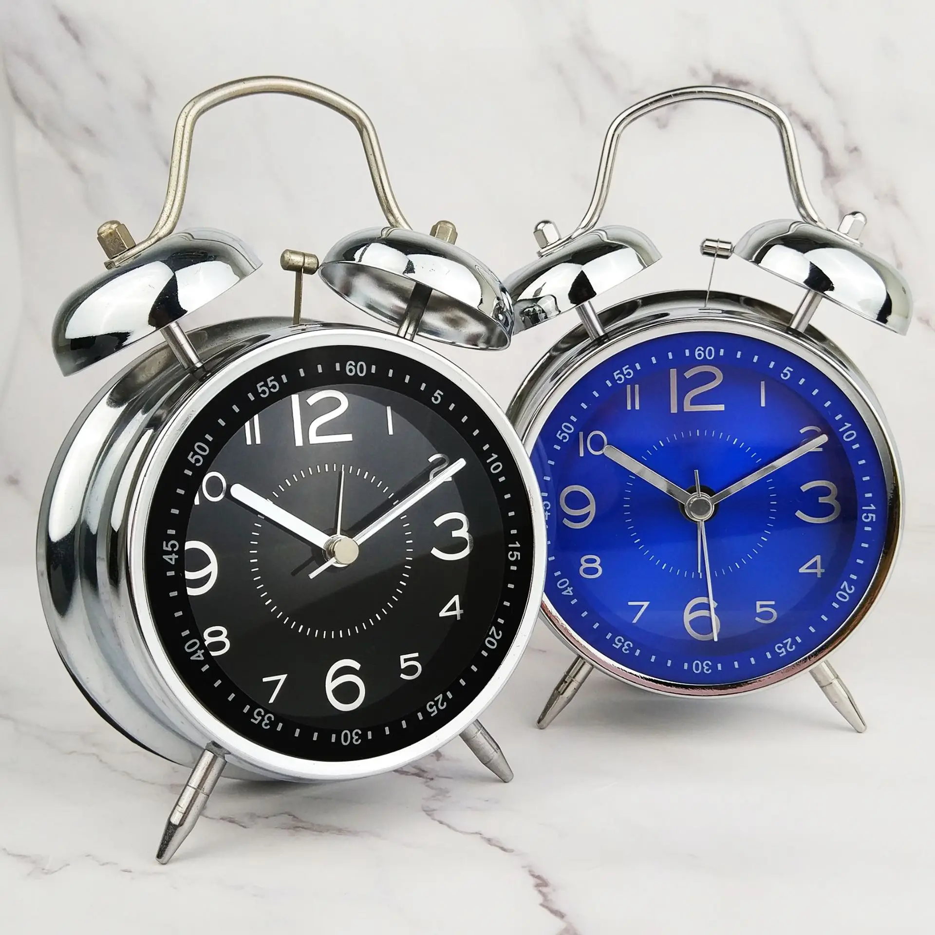 

4 Inch Metal Bedside Mute Alarm Clock Clock Creative Digital Alarm Clock Home Decoration Wall Clock Modern Design