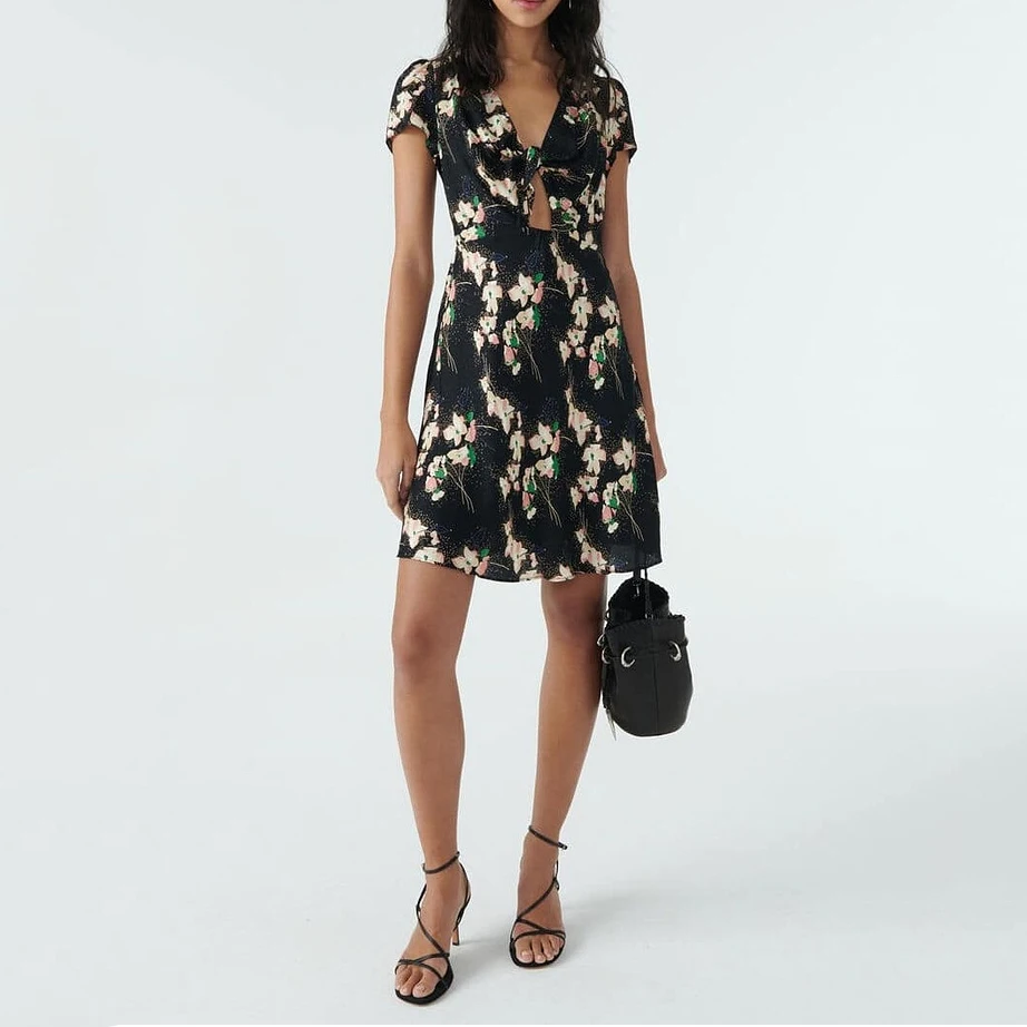 

Elegant temperament twist knot V-neck pleat lacing dress light and flowing black print dresses for women 2023 summer new