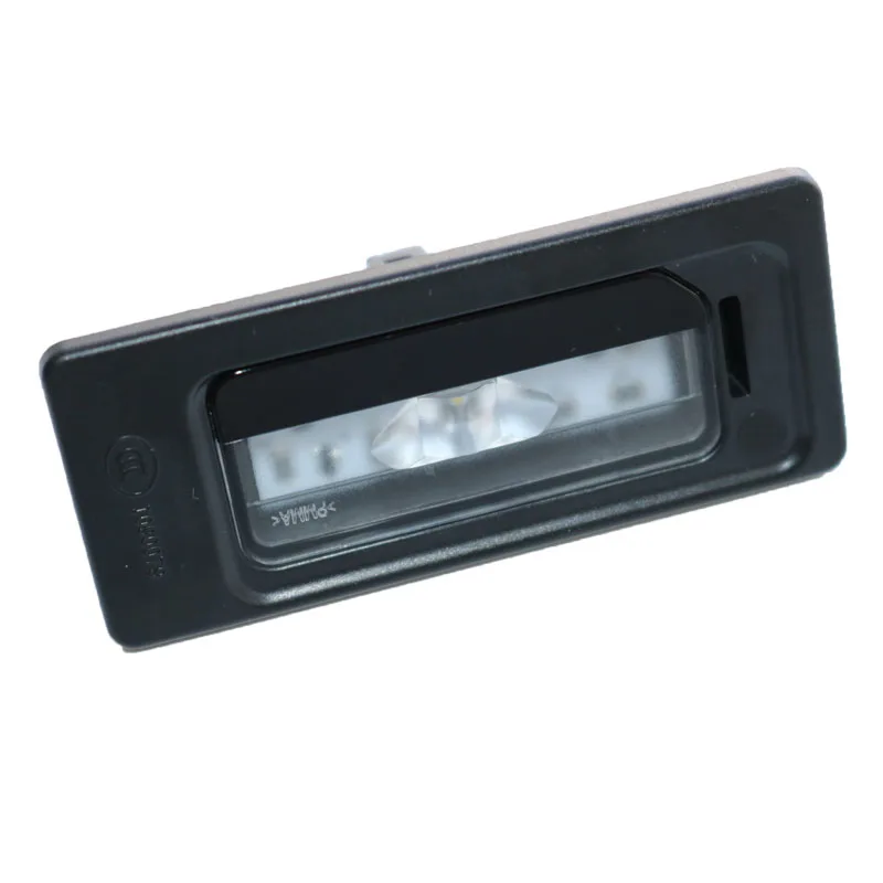 Светодиодный лампа номерного знака для VW Tiguan 2017-2023 SKODA OCTAVIA 2021-2023 3ED 943 021A 3ED943021A