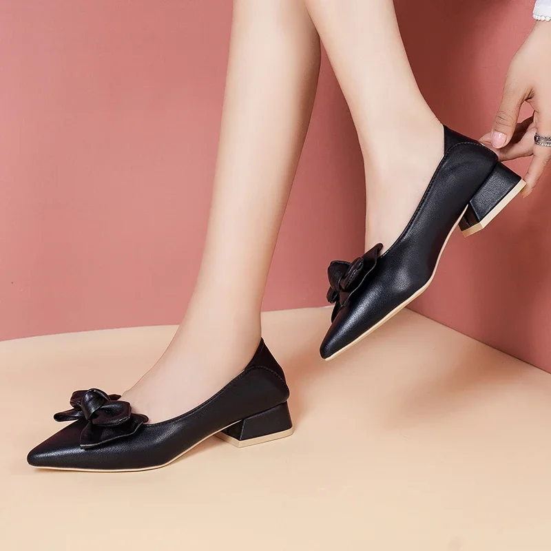 Туфли женские на среднем каблуке пикантные заостренный носок бант квадратный