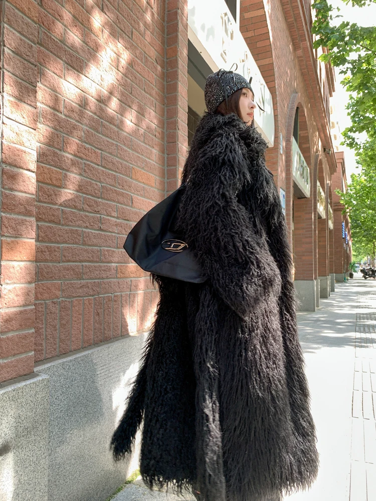 Женская шуба из искусственного меха