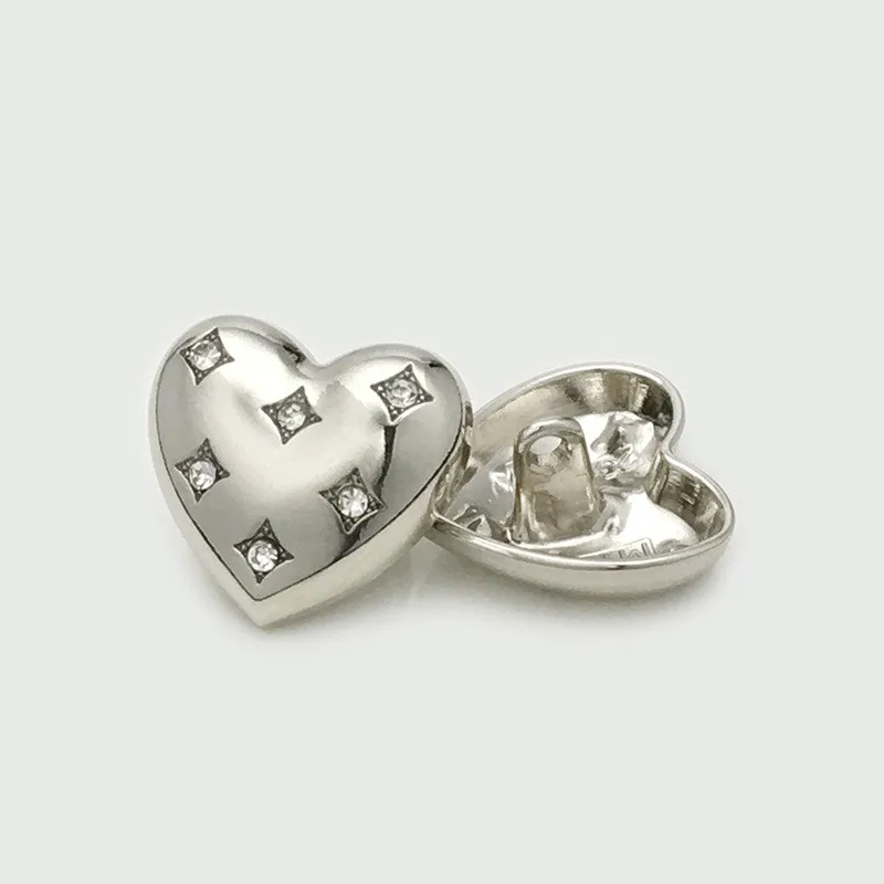 Металлические пуговицы в форме сердца 4 шт