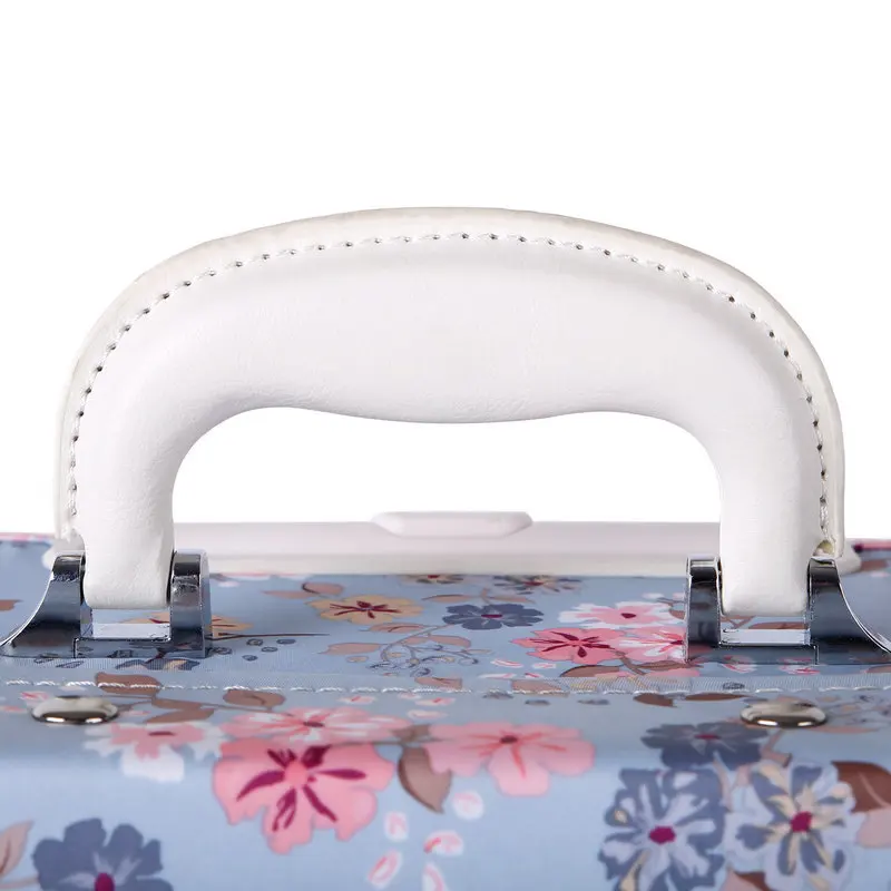 Рисунок 3 - Женский чехол на колесиках с цветочным рисунком