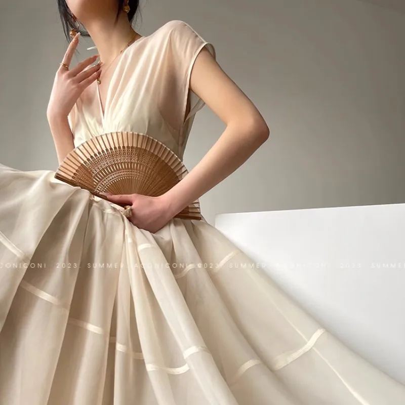 Платье с V-образным вырезом платье элегантным и изящным принтом коротким рукавом