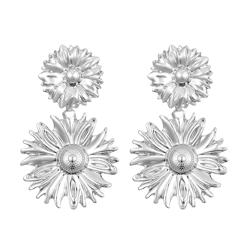 Очаровательные серьги-гвоздики в стиле ретро с волнистыми подсолнухами и