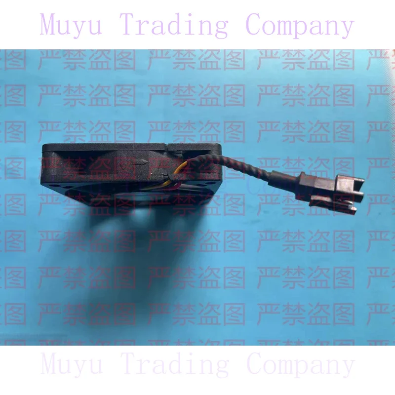 Для ADDA AD0724HB-D72 70*70*15 24V 0.16A трехпроводный вентилятор сигнализации.