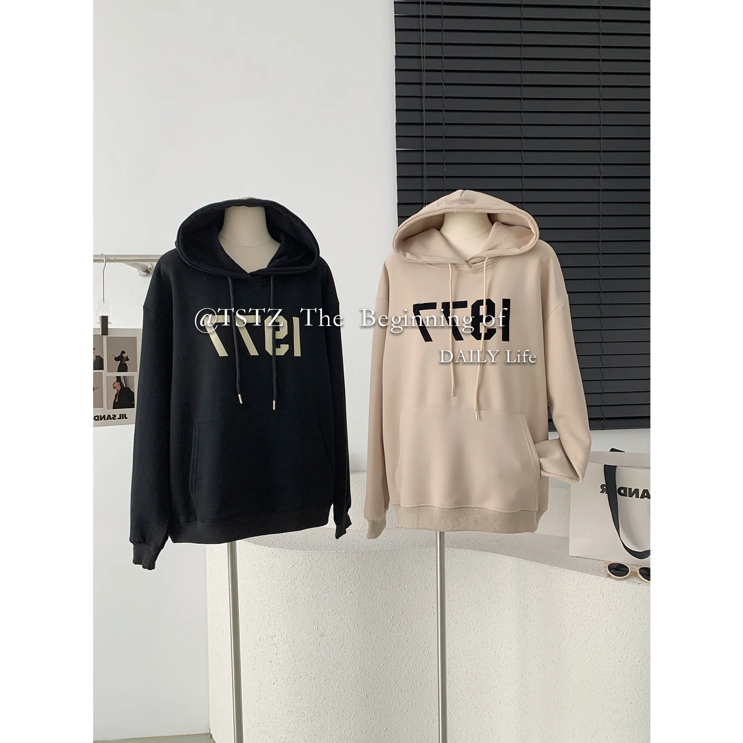 

Men Women Ess Essential Hoodies Essentials Hoody Tracksuits 1977 Printed Set Basis Simple Sweatshirt Pullover Man Fleece