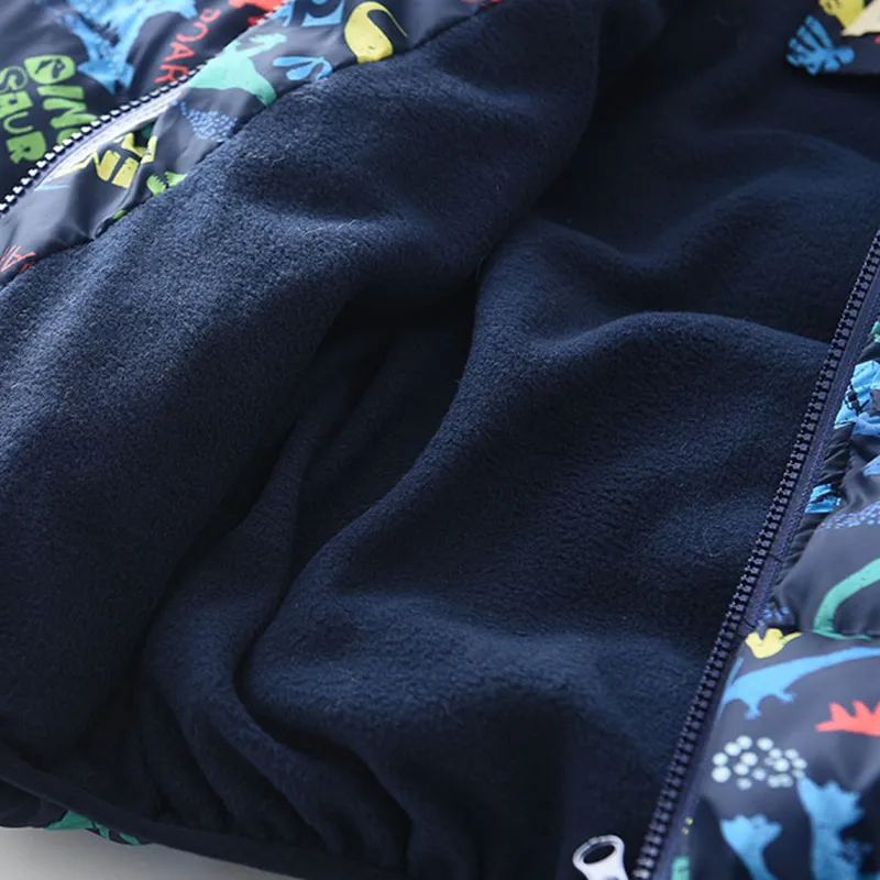 Детская зимняя куртка с капюшоном и мультяшным принтом |