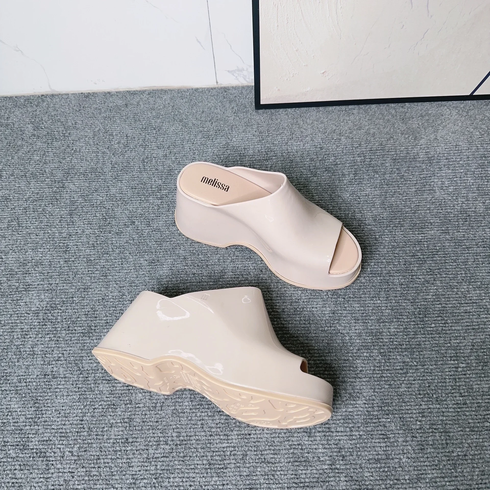 Женские мюли новинка 2024 женские сандалии на плоской подошве туфли-желе высоком