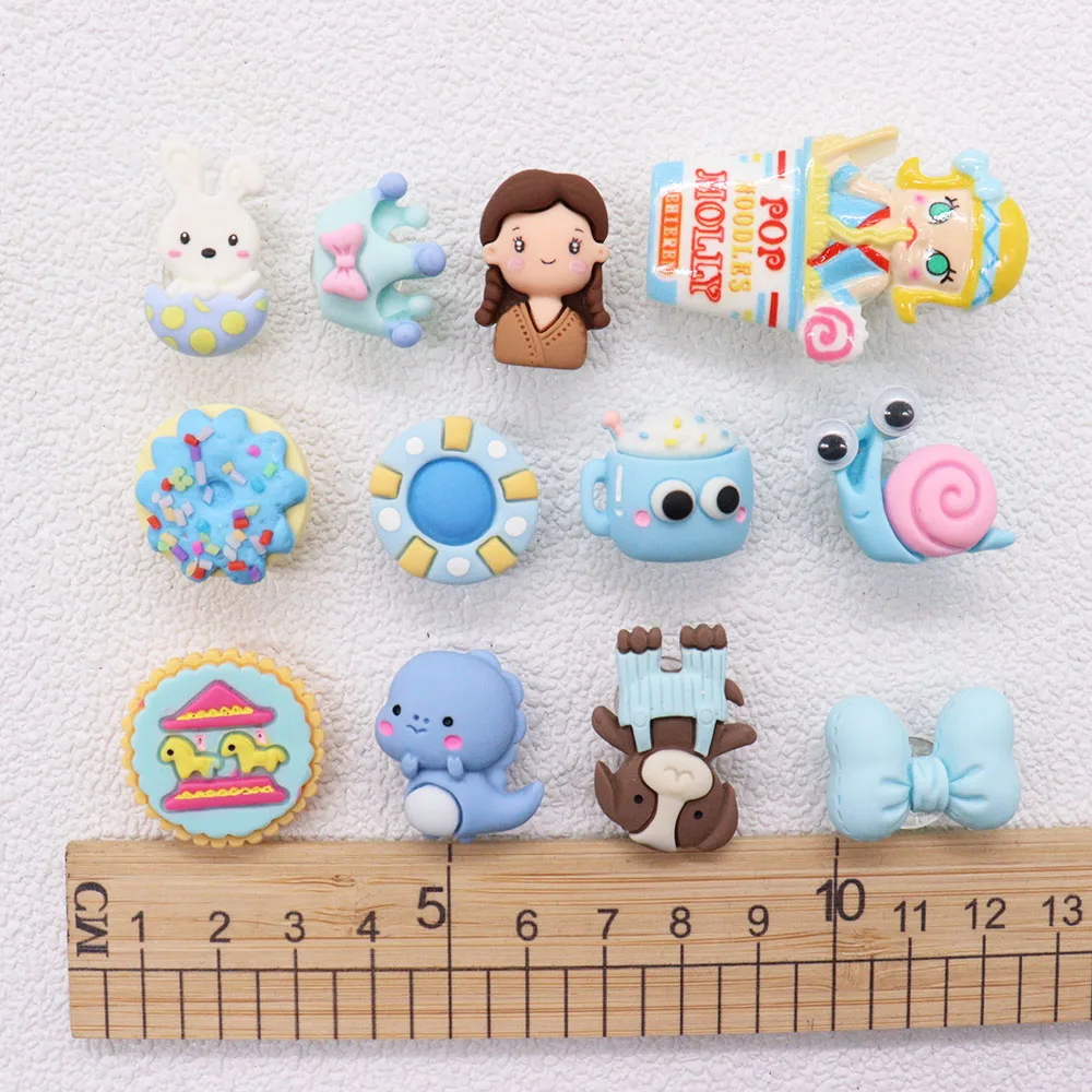 

Mix 50PCS Resin Shoe Charms Crown Cup Snail Bow Girl Dog Dinosaur Cookie Rabbit Croc Slipper Accessories Button Decorations